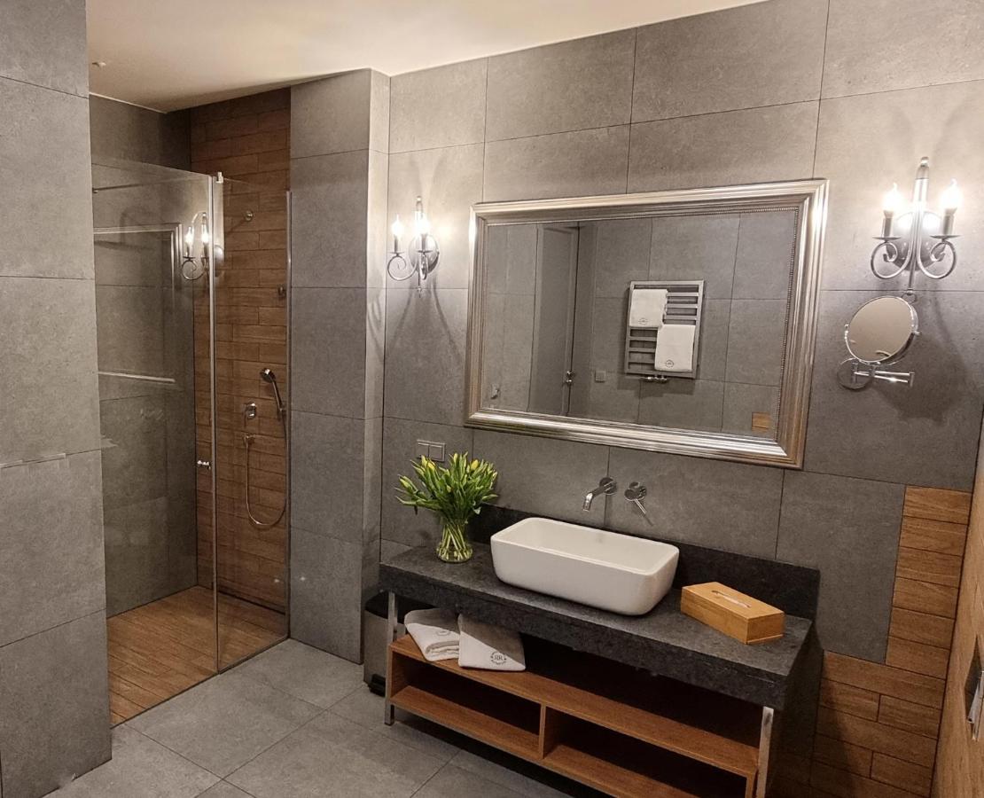 Stary Rynek Premium Apartments: Old Market Square Elegance Apartamento