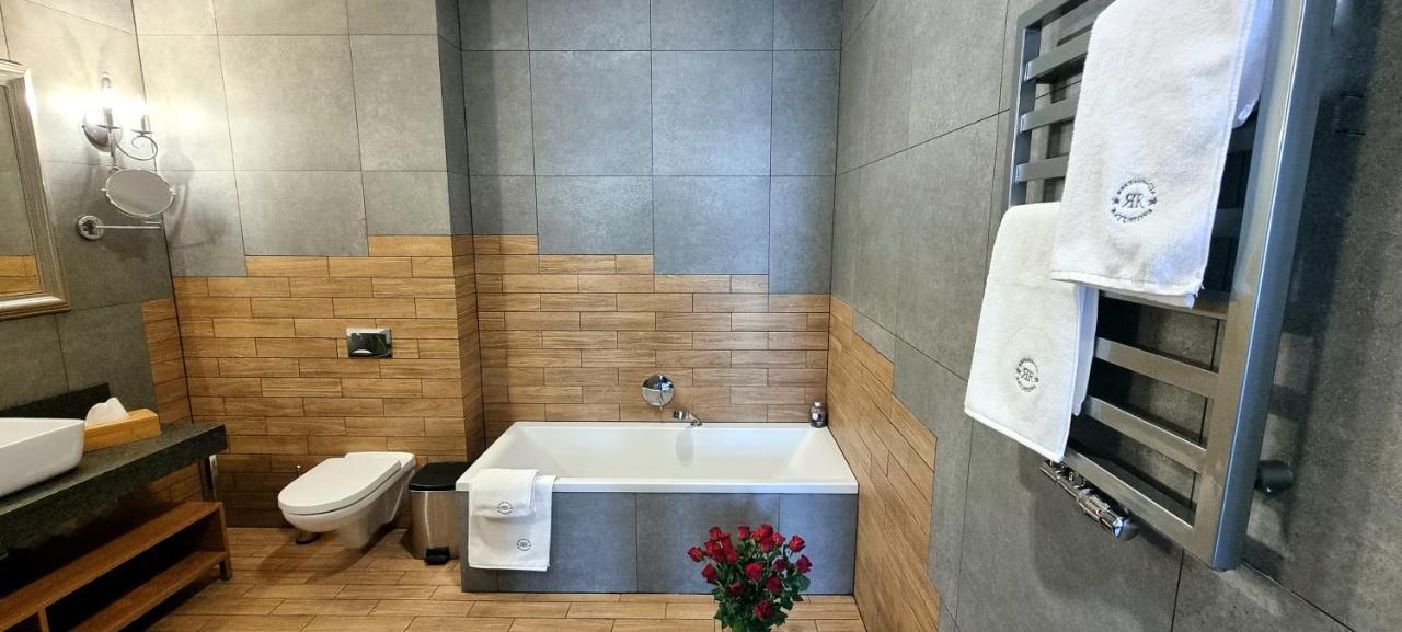 Apartamento Stary Rynek Premium Apartments: Old Market Square Elegance *