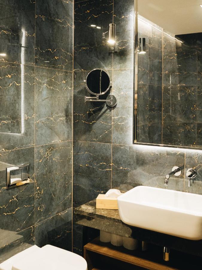 Stary Rynek Premium Apartments: Old Market Square Elegance Apartamento