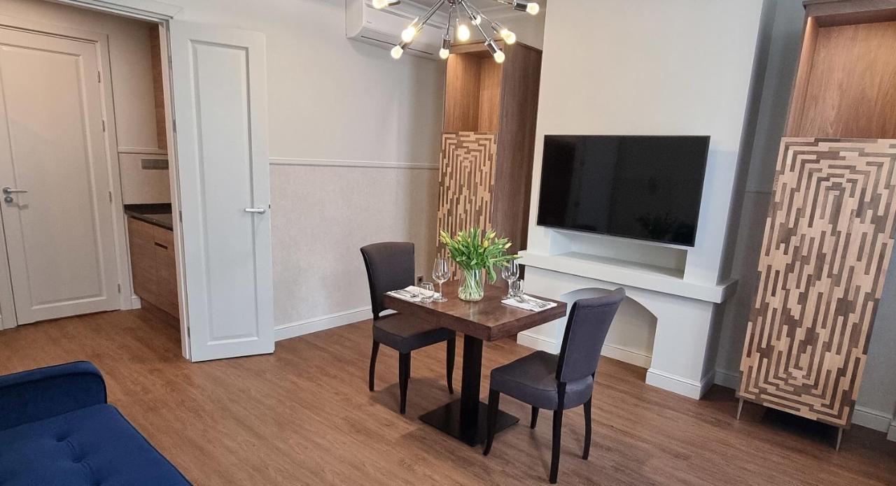 Stary Rynek Premium Apartments: Old Market Square Elegance Apartamento *