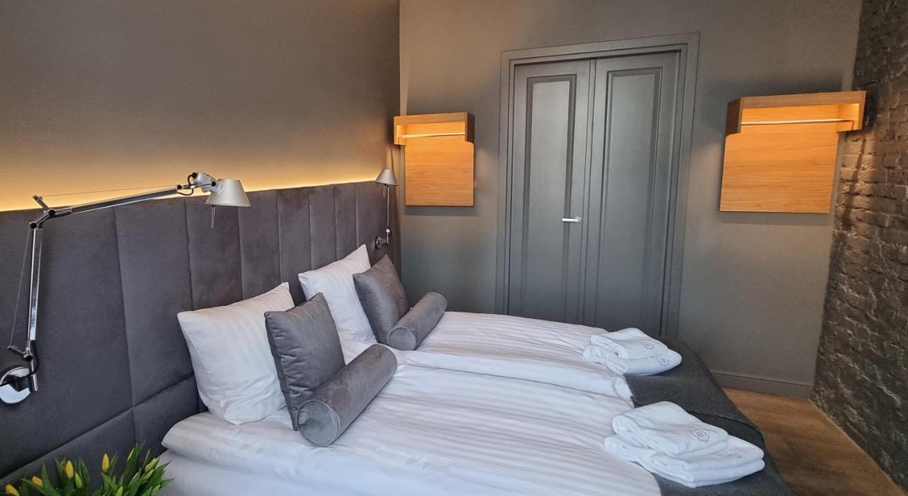 Stary Rynek Premium Apartments: Old Market Square Elegance